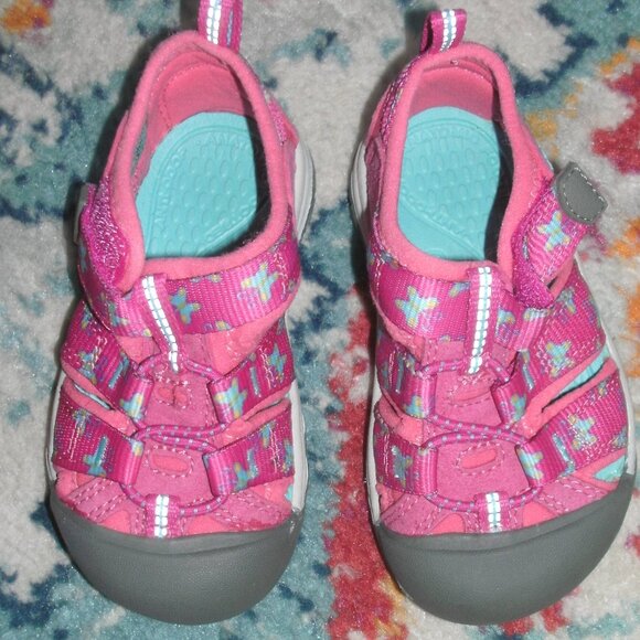 Keen Newport H2 Pink with Blue Butterflies Closed Toe Sandals Shoes Toddler ~ 6 - Picture 3 of 5